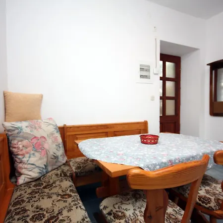 Apartment By The Sea Stomorska, Solta - 781 Stomorska